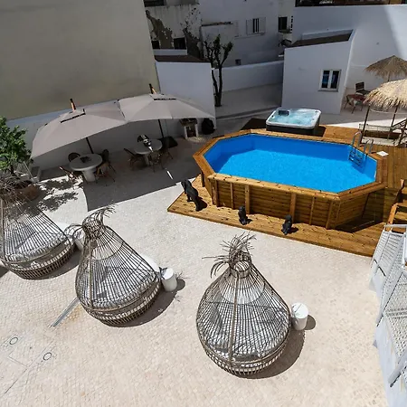Dona Simone Boutique Suites & Studios-3